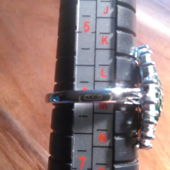 Simulated White and Green Diamond Sunburst Sterling Silver Ring (Size 6) - Picture 9 of 11